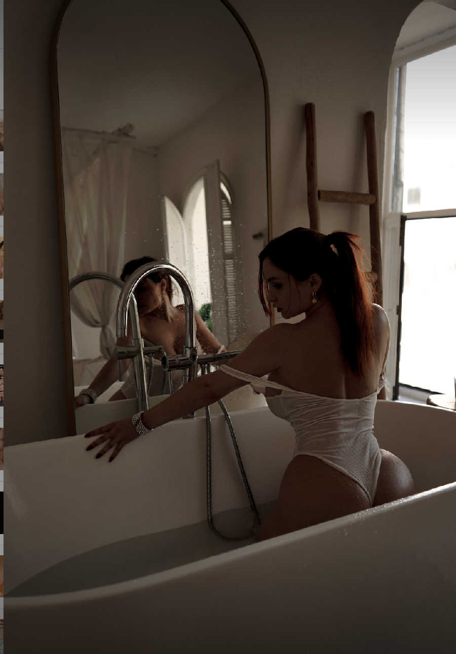 A playful frame from Miranda Faith nude — online in Virginia Beach