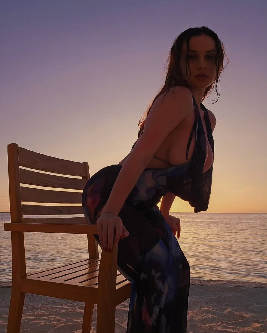 Sexy girl Miranda Faith nude in Virginia Beach