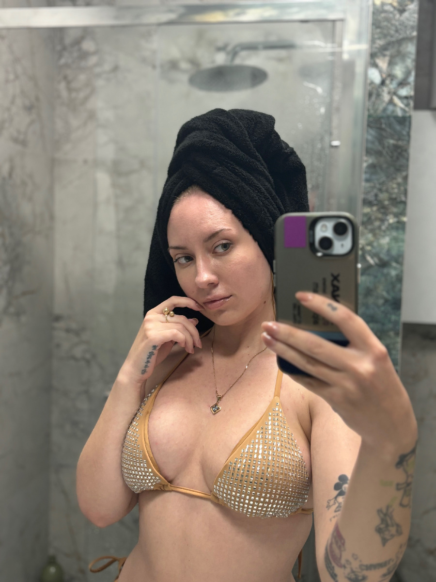 Nude girl KateV in Virginia Beach