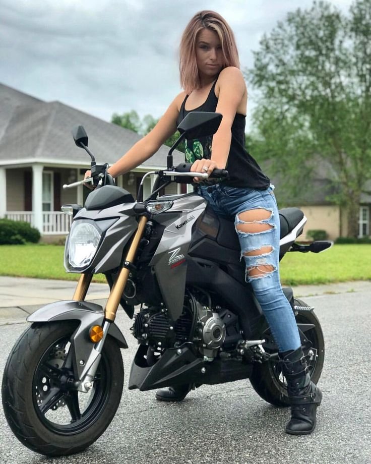Beautiful girls and bikes in Virginia Beach