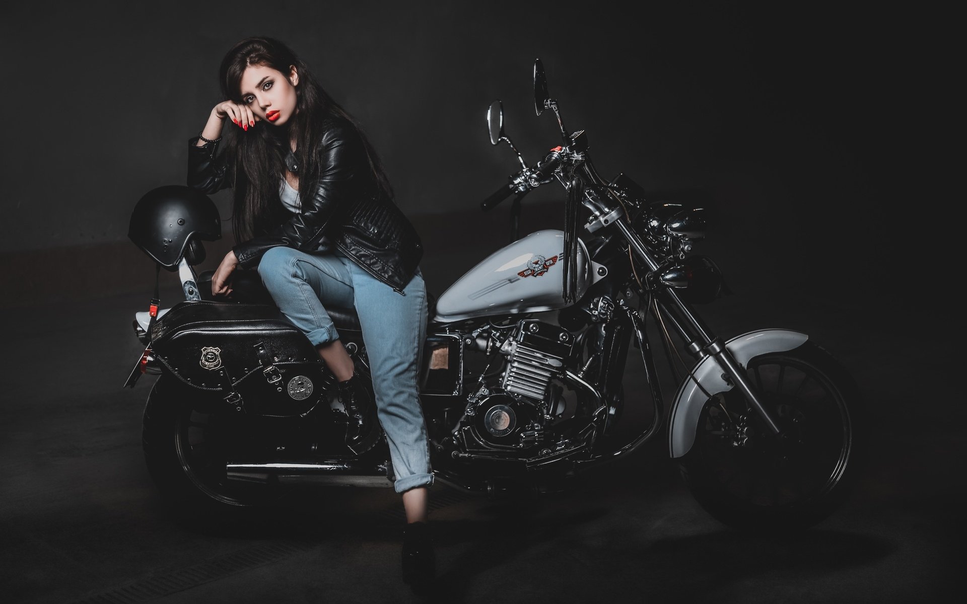 Biker girls: style and drive in Virginia Beach