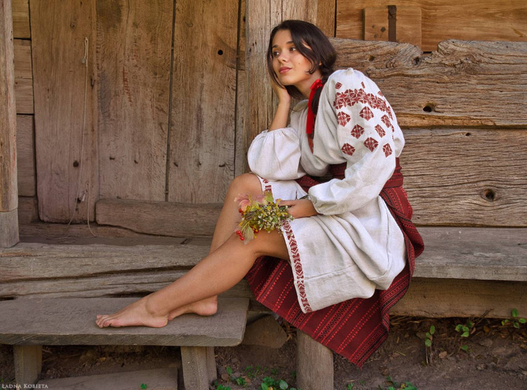 Women in Slavic costumes in Virginia Beach
