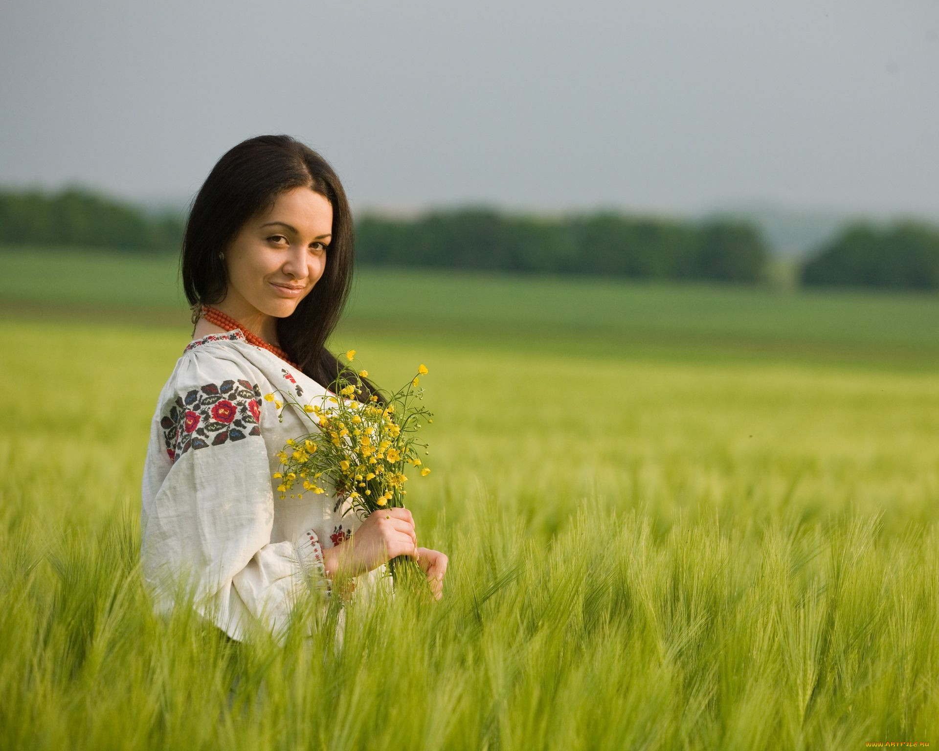 Women in Slavic costumes in Virginia Beach