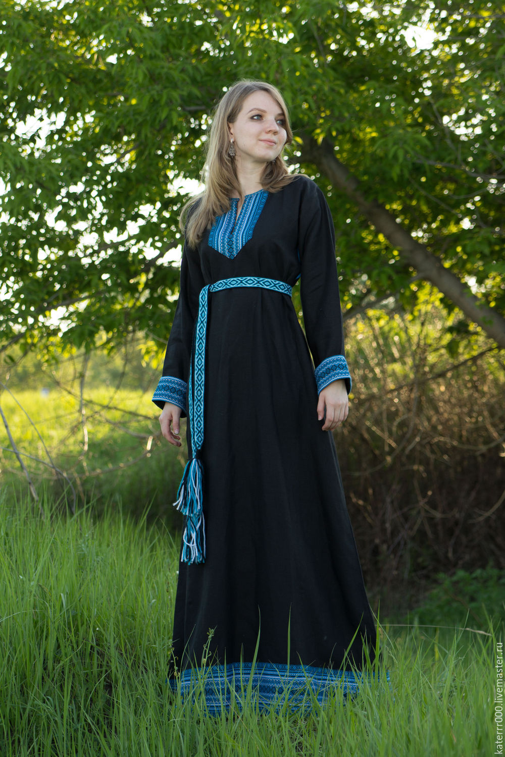 Women in Slavic costumes in Virginia Beach