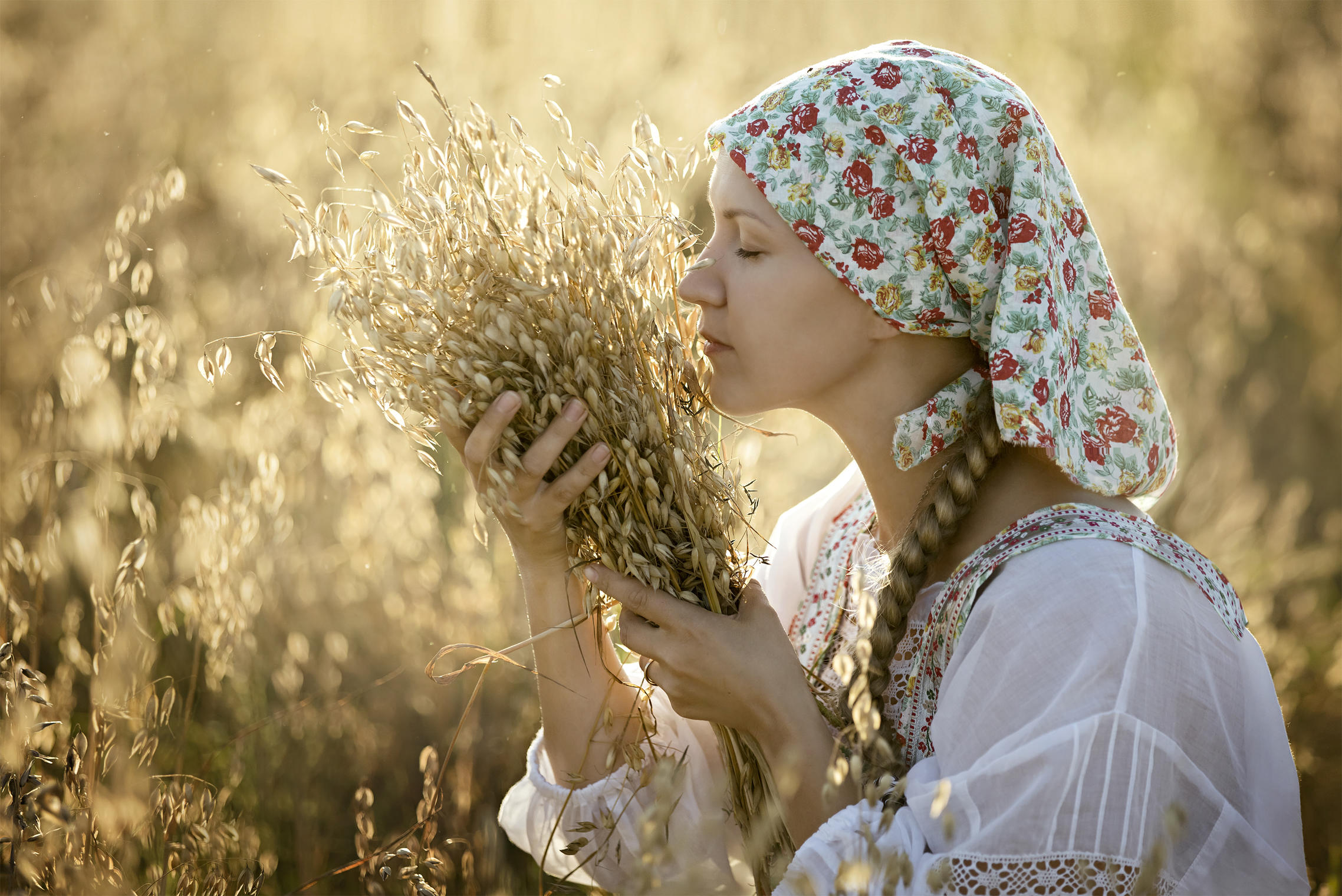 Photo Women in Slavic costumes in Virginia Beach