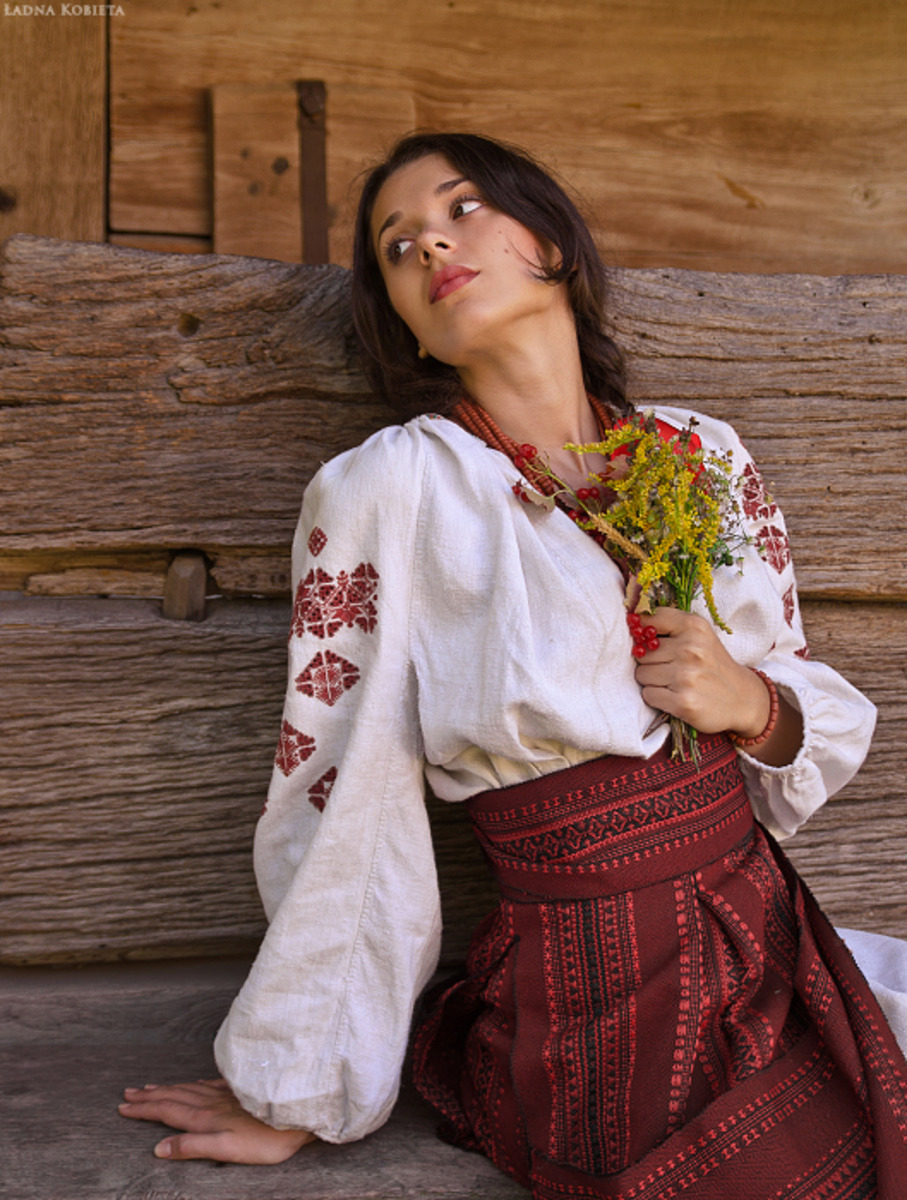 Girls in Slavic costumes in Virginia Beach