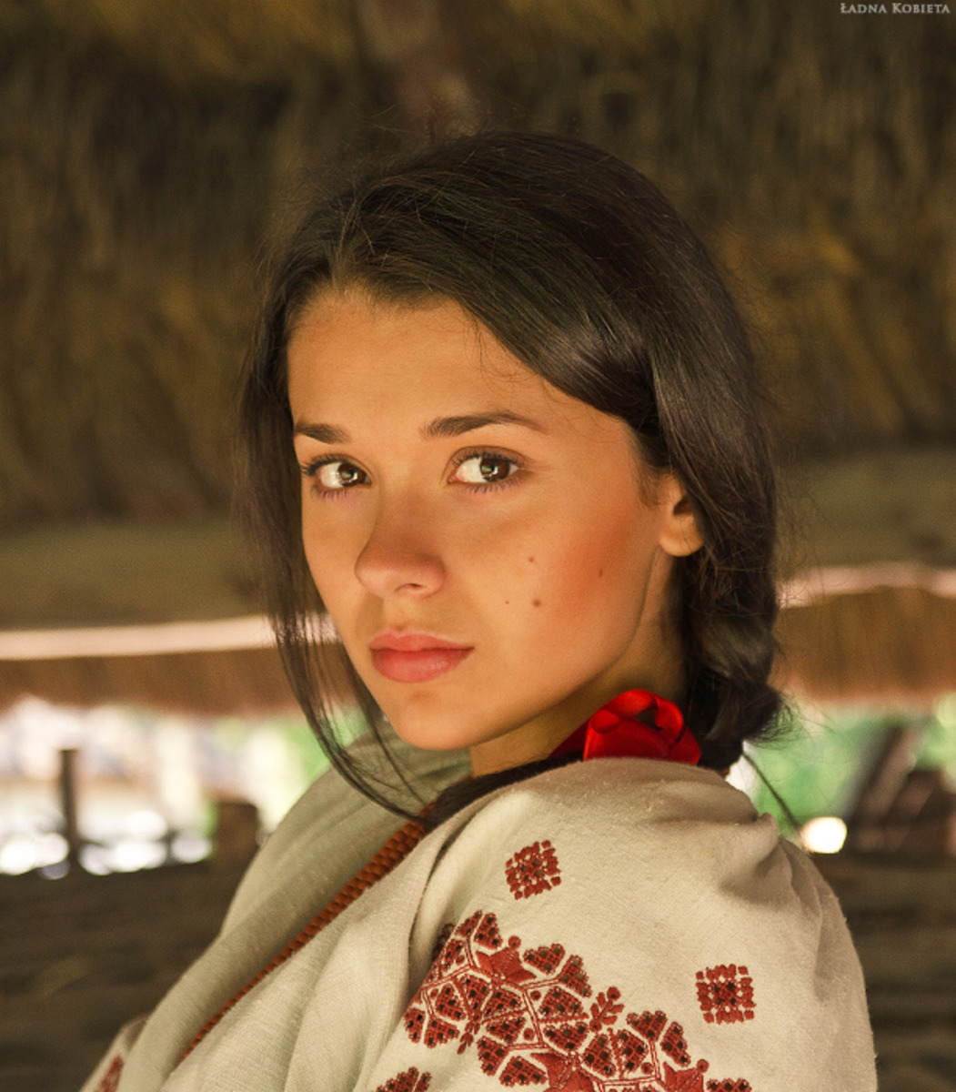 Girls in Slavic costumes in Virginia Beach