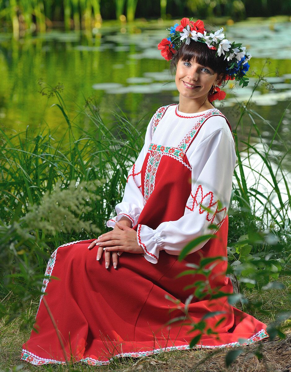 Beautiful girl Girls in Slavic costumes in Virginia Beach
