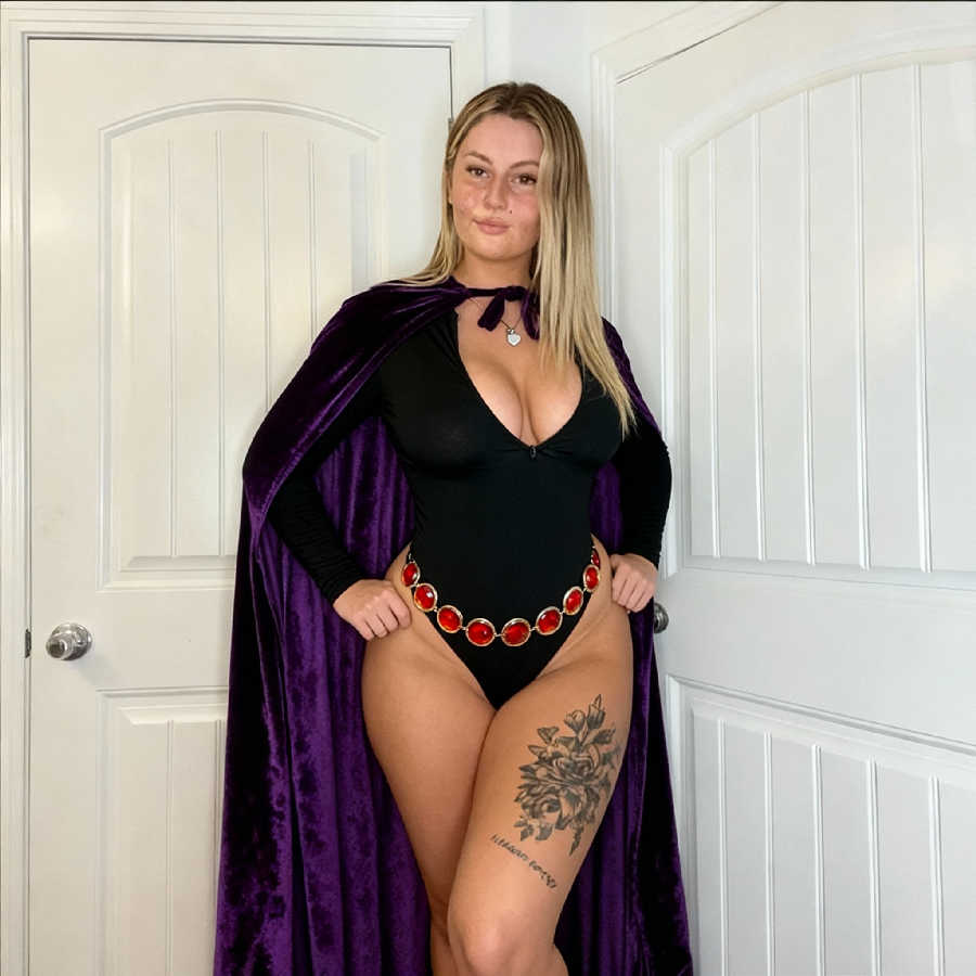 Sofia Cosplay in her underwear in Virginia Beach