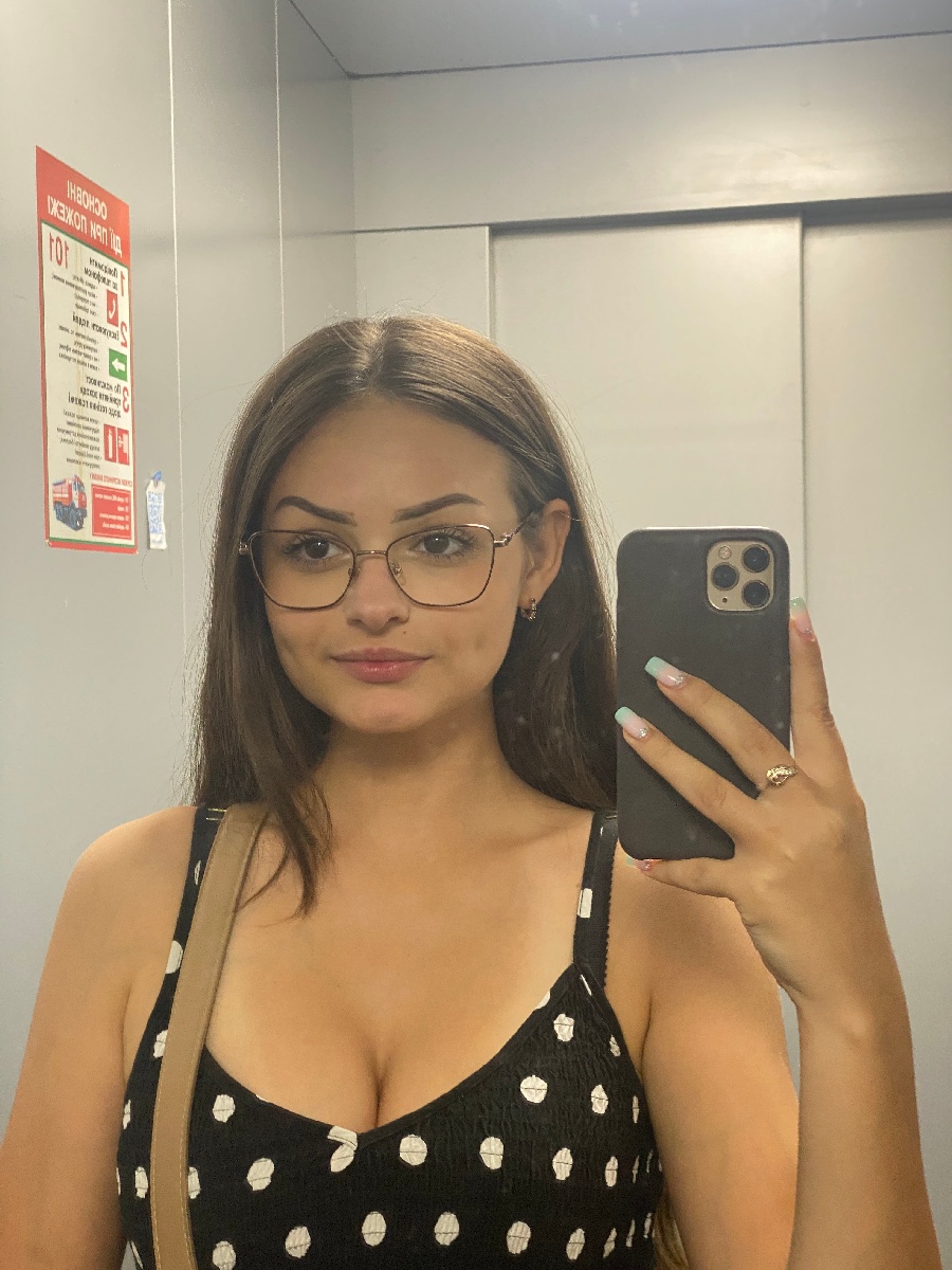 Sexy model Stacy in Virginia Beach