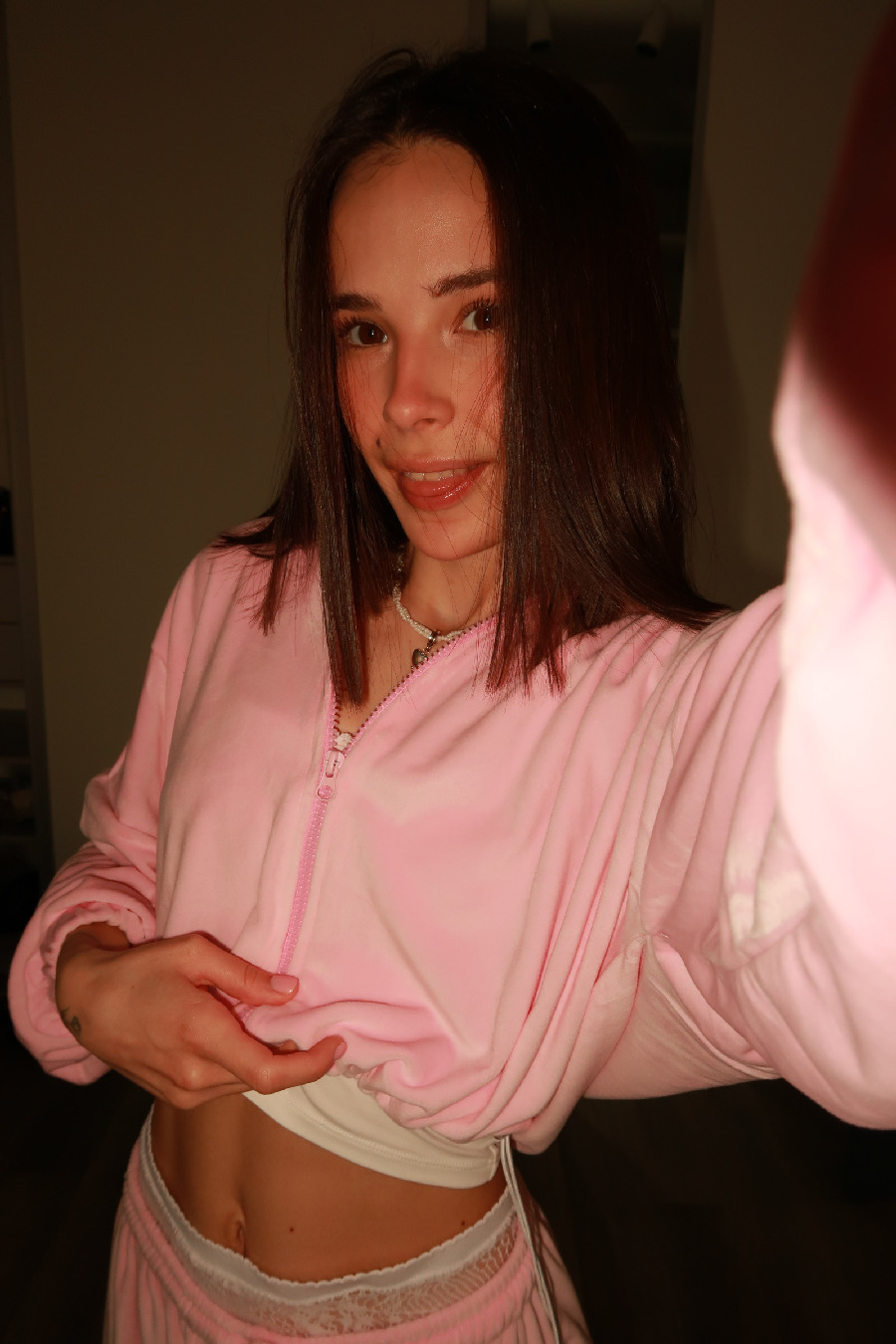 Tina brings the glow — live moments in Virginia Beach